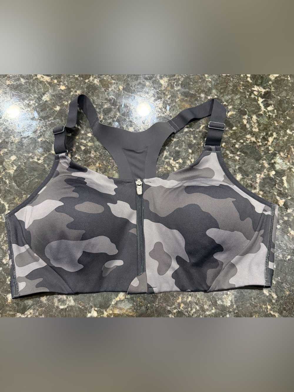 All Motion Front-Zip Camo One-Piece Sports Bra Black/Gray 🖤 Size 38B 🩶